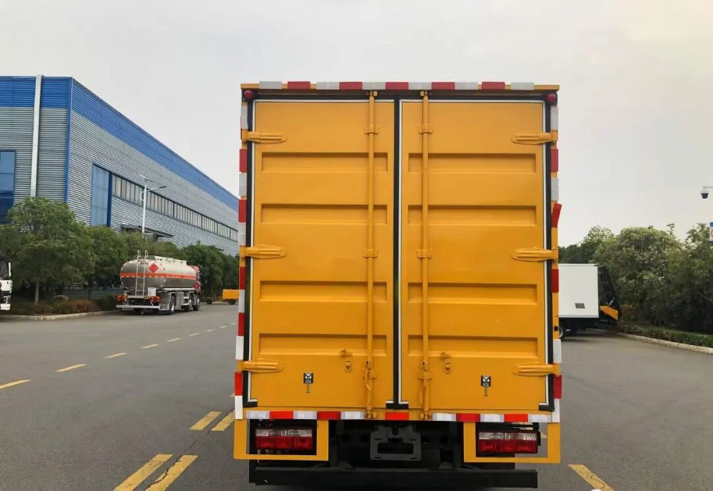 東風(fēng)多利卡藍(lán)牌雙排座檢修車(chē)圖片5